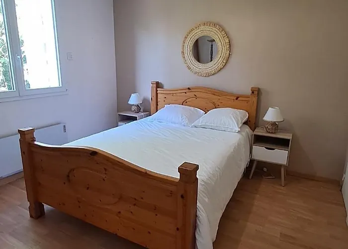 Normandie House With Pond *