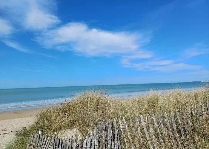 Normandie House With Pond * Jullouville-les-Pins
